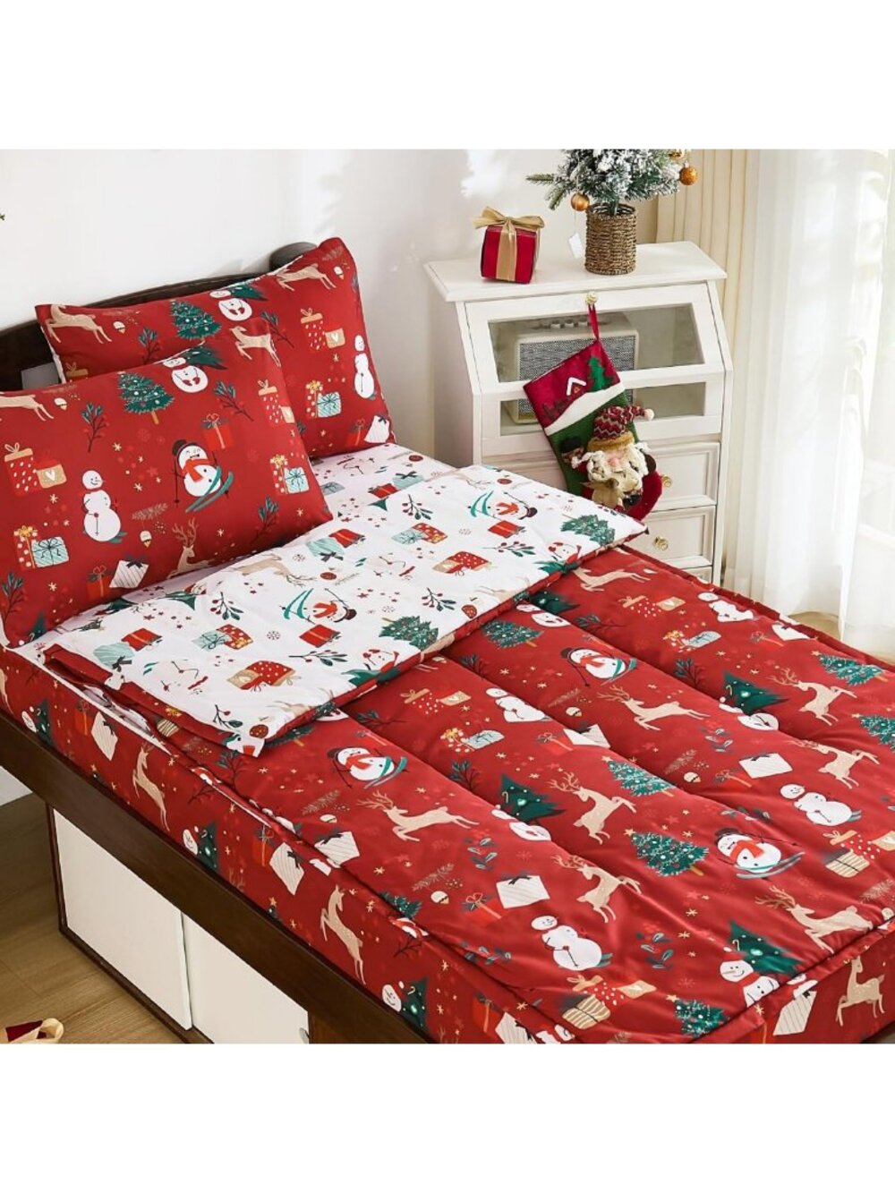Cozy 3-Piece Christmas Bedding Set - Full Zipper, Festive Red Design, All-in-One